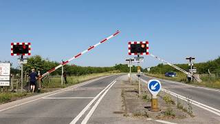 4K Rare Crossing Heritage Railway at Wallingford Level Crossing Oxfordshire [upl. by Letha]